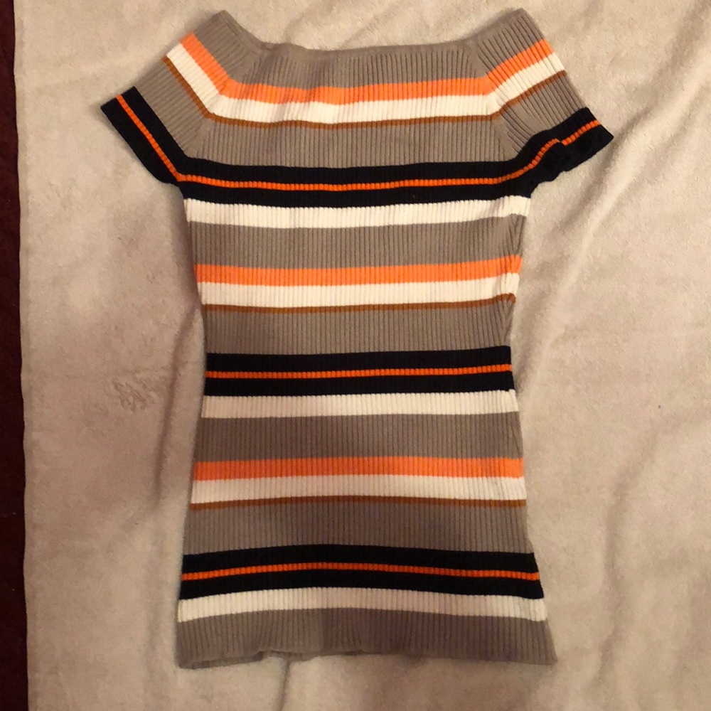Orange short sleeve sweater